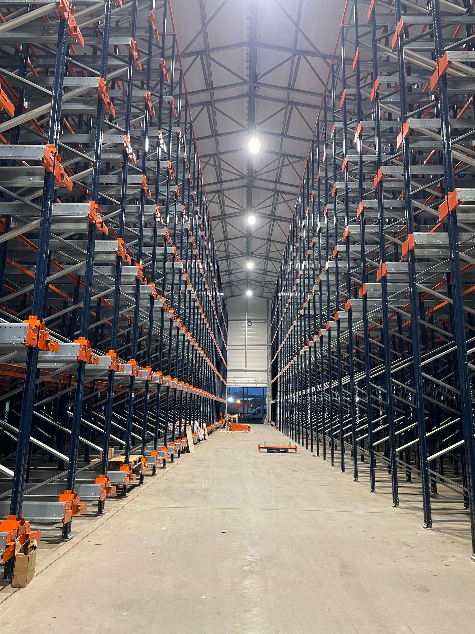 Shuttle regály — Coca-Cola Lisburn